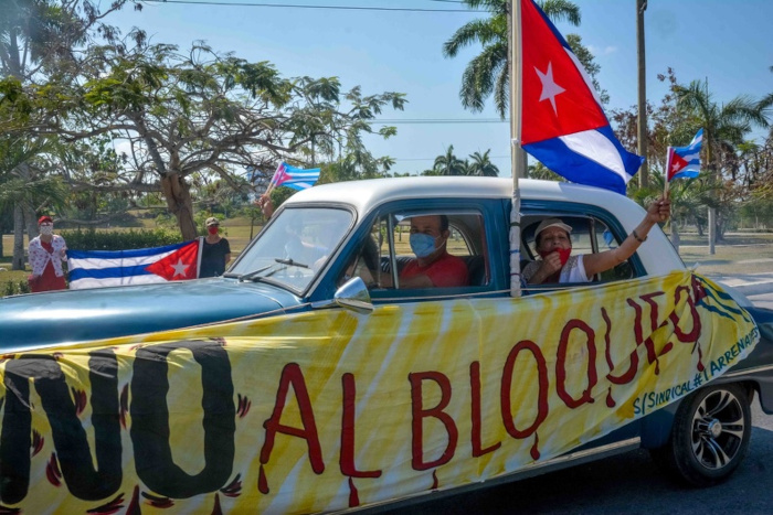 Caravana por el reclamo mundial contra el bloqueo de Estados Unidos, en Las Tunas, Cuba, el 25 de mayo. Foto: Yaciel Peña de la Peña/ ACN El mundo contra el bloqueo de Estados Unidos a Cuba
