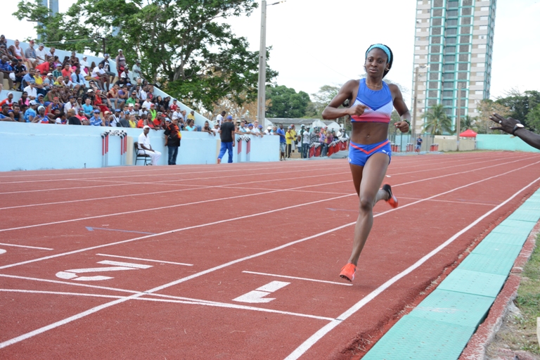 Hacia Polonia cubanas del atletismo para competir en Mundial de relevos