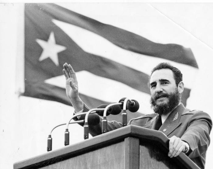 Además del cierre en el teatro Karl Marx, Fidel hizo una segunda clausura ante el pueblo, el 22 de diciembre de 1975. Foto: Archivo de Granma