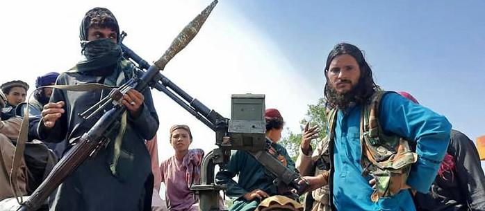 Talibanes y gobierno afgano coordinan traspaso pacífico del poder