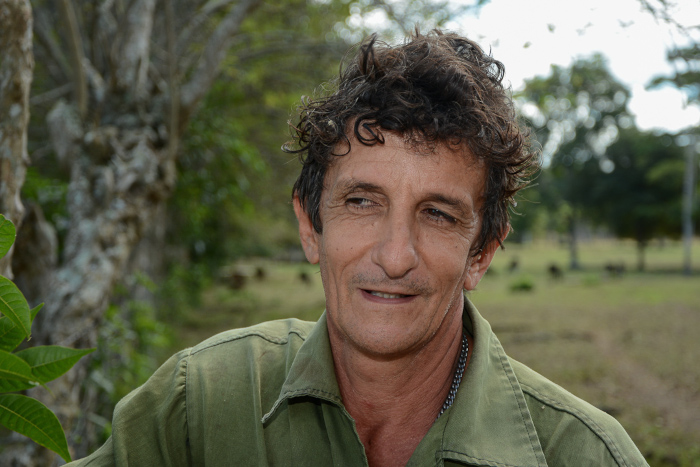 Guillermo Villavicencio Flores, conocido como Willy es un destacado campesino y escritor del camagüeyano municipio de Santa cruz del Sur. Foto: Leandro Pérez Pérez/ Adelante