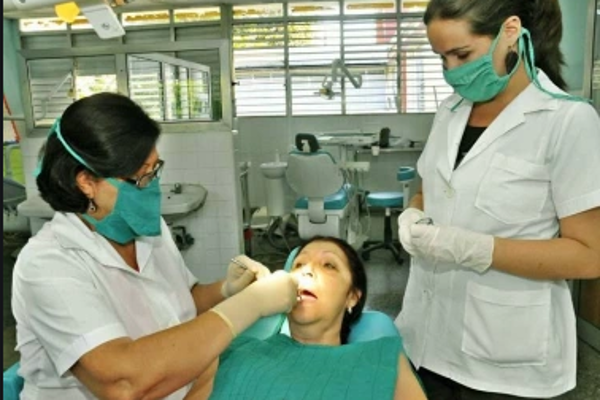 Clínica dental “La Vigía”. Foto: Tomada de radiocamaguey.wordpress.com  Servicios estomatológicos afectados por bloqueo norteamericano