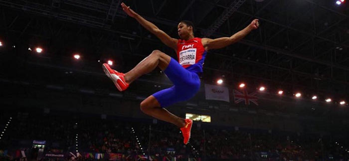 Juan Miguel Echevarría vuelve a triunfar en atletismo bajo techo