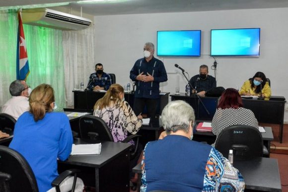 Díaz-Canel visita Camagüey y Ciego de Ávila, provincias con alta incidencia de COVID-19