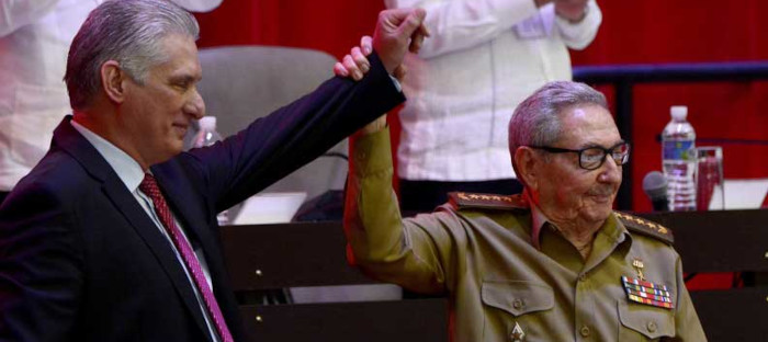 Felicita presidente cubano a Raúl Castro en su 90 cumpleaños