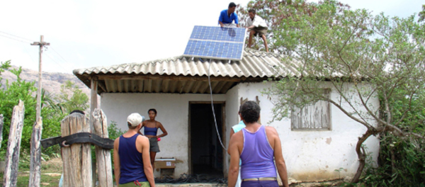 Reconocen participación de eléctricos en programas vitales