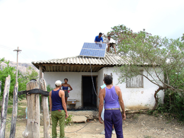 Foto: Tomada de juventud-rebelde.cu Paneles fotovoltaicos autónomos para zonas rurales
