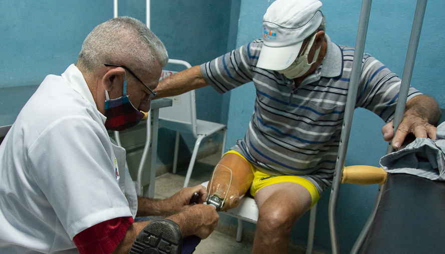 Saludan su día Laboratorio de Ortopedia en Camagüey