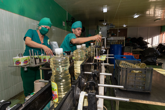 Empresa de bebidas camagüeyana por elevar calidad de sus productos 