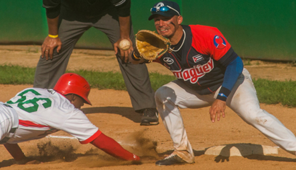 Leñadores vencen a los Toros en el primer duelo de pretemporada