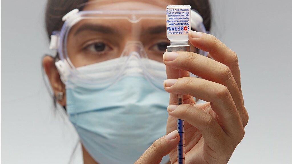 Comenzará esta semana vacunación anti-COVID-19 de alérgicos al tiomersal