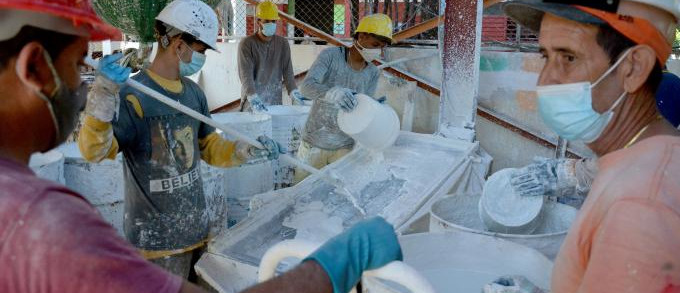 Cuba avanza el perfeccionamiento de su economía