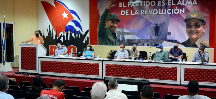 Examina vicepresidente de Cuba programas de la soberanía alimentaria en Camagüey