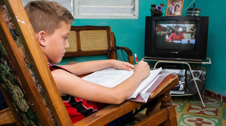 Con el retorno a las aulas cada vez más cerca, vuelven las tele-clases