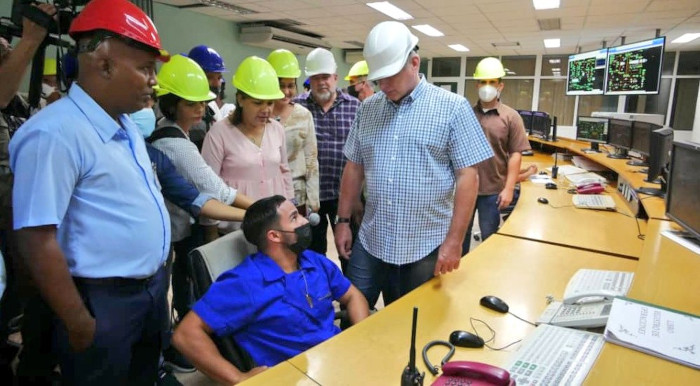 Presidente cubano actualiza sobre recuperación del sistema eléctrico 
