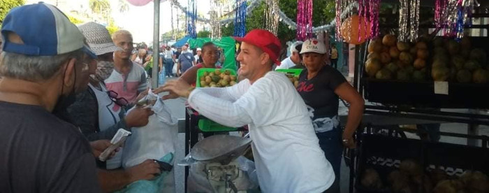 Feria comercial despide etapa estival
