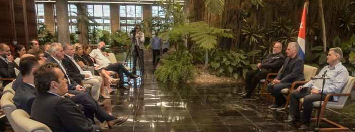 Presidente cubano y empresarios italianos tratan sobre inversiones