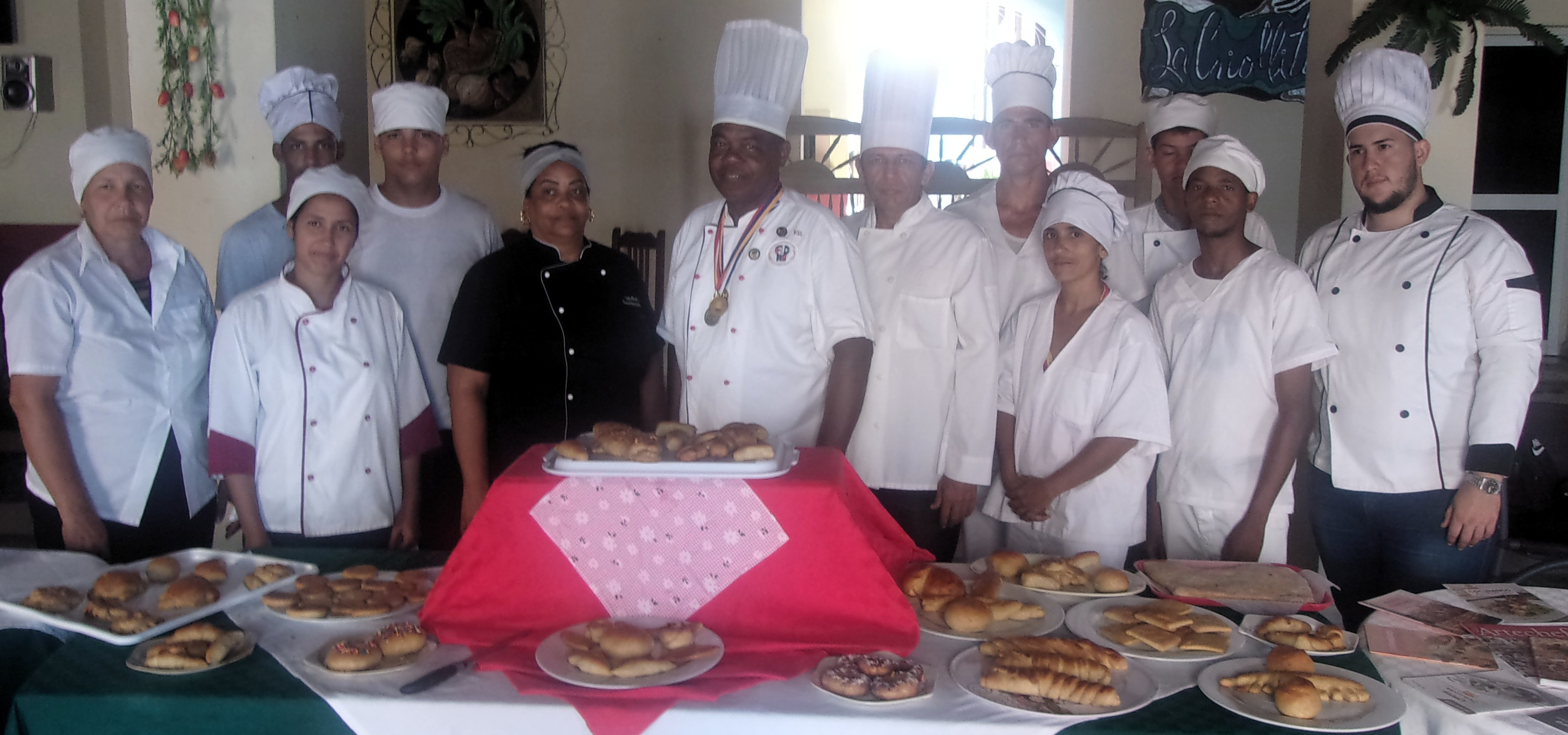 Jóvenes concluyen curso de panadería en la Asociación Culinaria 