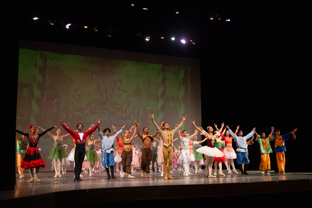 Liuba Corzo es maestra ensayadora del Ballet de Camagüey que acaba de estrenar la suite de El Cascanueces, coreografía de Norbe Risco.