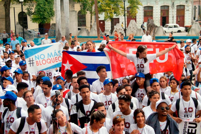 Resaltan papel de los universitarios en el desarrollo nacional