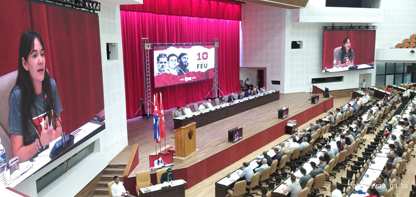 Asiste Díaz-Canel a sesión plenaria de X Congreso de la FEU