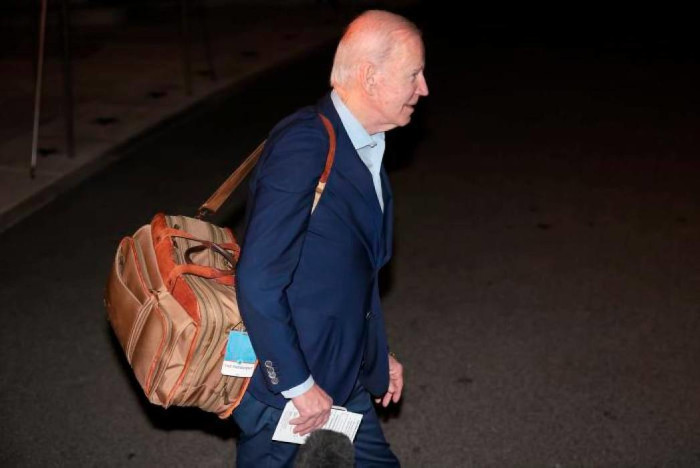 Los Biden tiene previsto celebrar Nochevieja y el Año Nuevo junto al resto de su familia en las Islas Vírgenes y regresarán a la Casa Blanca el 2 de enero. Foto: Tomada de eluniversal.com.co Vacaciona en el Caribe Biden, mientras EEUU sufre frío extremo