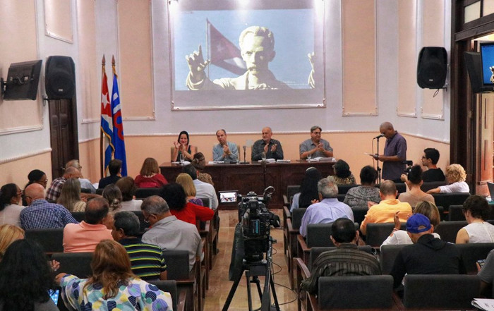 Foto: Tomada de cubaperiodistas.cu Analizan periodistas cubanos temas medulares de la profesión