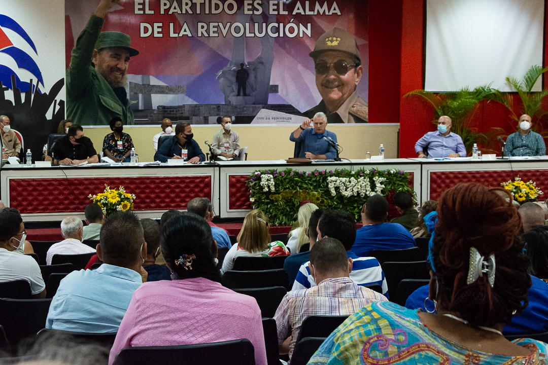 El primer secretario del Comité Central del Partido, Miguel Díaz-Canel Bermúdez, presidió la Asamblea de Balance en el municipio de Camagüey.