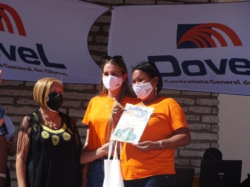 Dovel recibió reconocimiento de la Unión Nacional de Arquitectos e Ingenieros de la Construcción de Cuba (UNAICC)