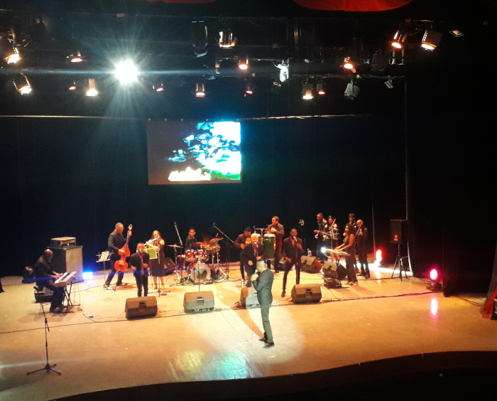 Presentan disco 70 y más Maravilla