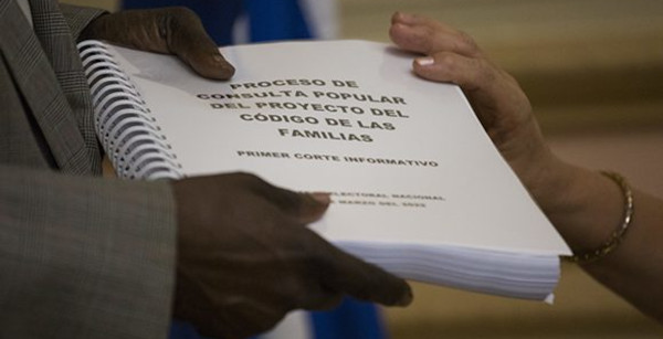 Analizan diputados nueva versión del Código de las Familias