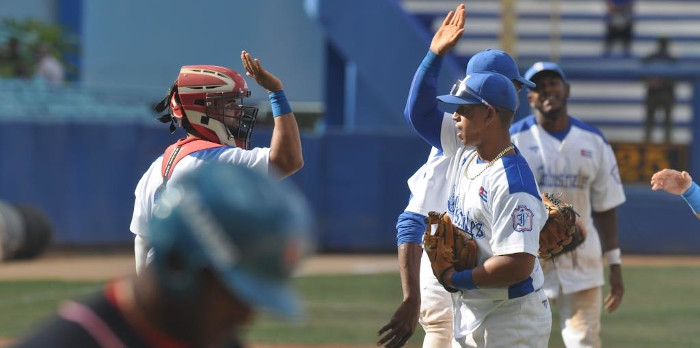 Industriales deja a Camagüey con el bate al hombro