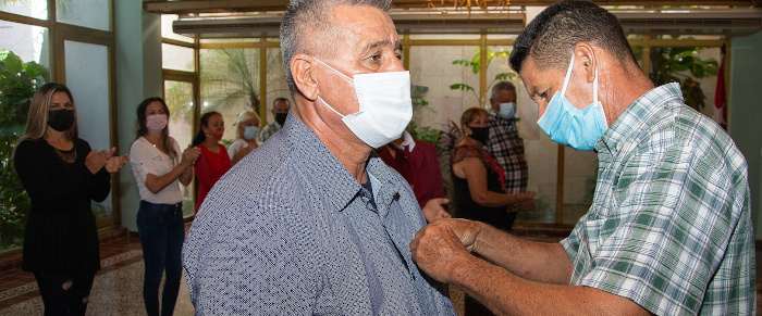 Reconocen a campesinos destacados de la provincia