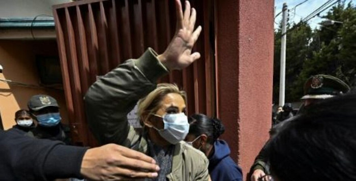 Juicio contra Áñez debe continuar, opinan en Bolivia