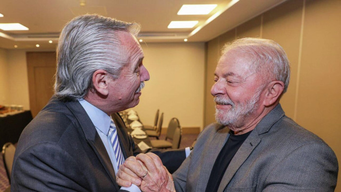 Luego del triunfo electoral de Lula, el presidente argentino viajó a Sao Paulo para felicitar al presidente electo, que asumirá el poder por tercera vez al frente del Palacio de Planalto. Foto: Tomada de sputniknews.lat Presidente electo Lula: Brasil está volviendo al mundo