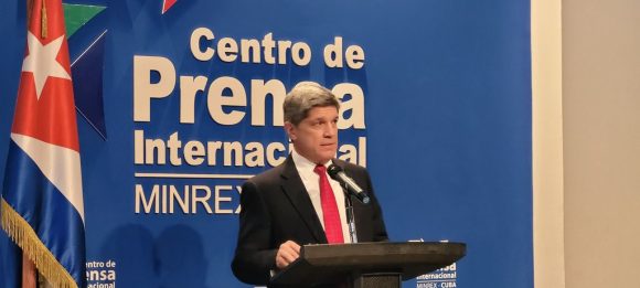 Cuba recalca importancia de cumplimiento de acuerdos migratorios con EEUU en su totalidad