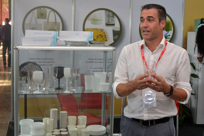 La Feria Internacional de La Habana en el recinto ferial Expo-Cuba, con la participación de 62 países, y de un amplio grupo de empresas nacionales, incluyendo las nuevas formas de gestión no estatal cubanas, decenas de delegaciones oficiales y cámaras de comercio, demuestra que, a pesar del Bloqueo, y de la situación financiera mundial, existe confianza internacional en el mercado cubano. Foto: Modesto Gutiérrez Cabo/ ACN Con buenos resultados cerró Fihav en Cuba