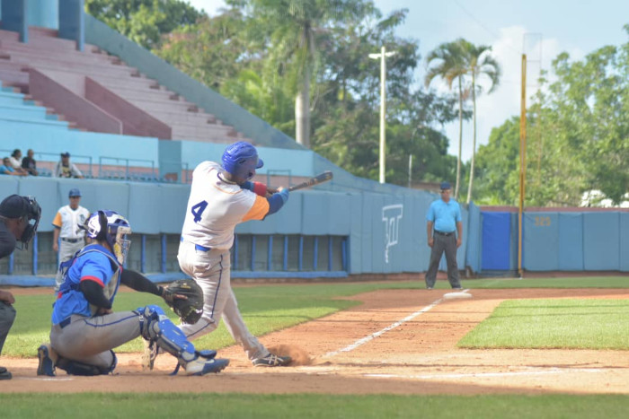 Ganaderos barre de la mano de los camagüeyanos