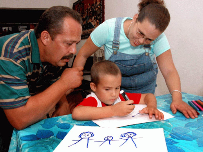 Parlamento cubano convoca a refrendar nuevo Código de las Familias