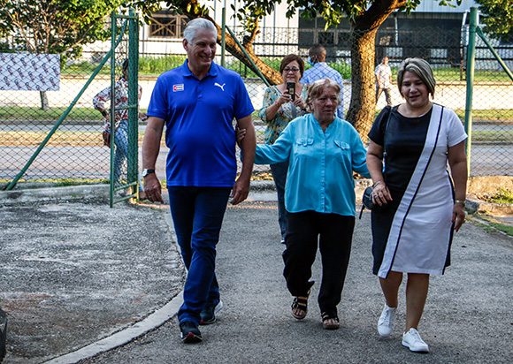 Votó el presidente cubano en referendo del Código de las Familias