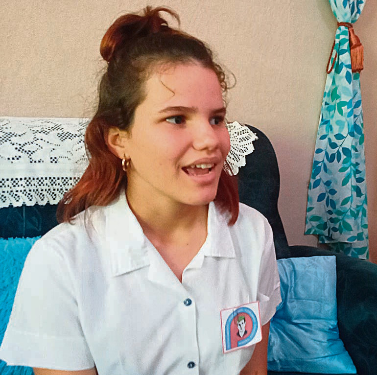 “Mi mayor referente —asegura Yailén— es mi profe Nancy Domínguez. Quisiera ser algún día cómo ella, pues me transmite mucho a través de su forma de explicar e impartir las clases, nos educa y prepara. Logró que me enamorara de su asignatura”.