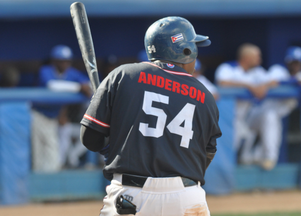 Leslie Anderson puso la leña en Las Tunas