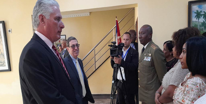 Presidente cubano califica de exitosa, visita a Angola