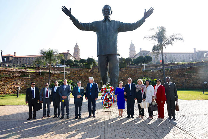 Rinde tributo presidente cubano a Nelson Mandela