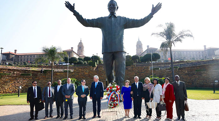 Rinde tributo presidente cubano a Nelson Mandela