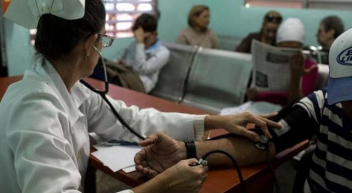 Explican aumentos salariales en Salud y Educación