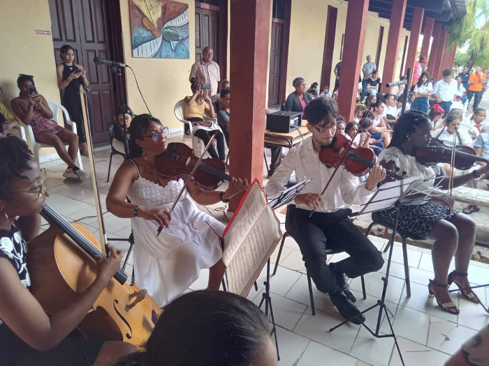Camagüeyanos en concierto de aprendizaje y goce
