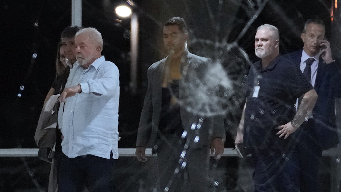 El mundo respalda a gobierno de Lula