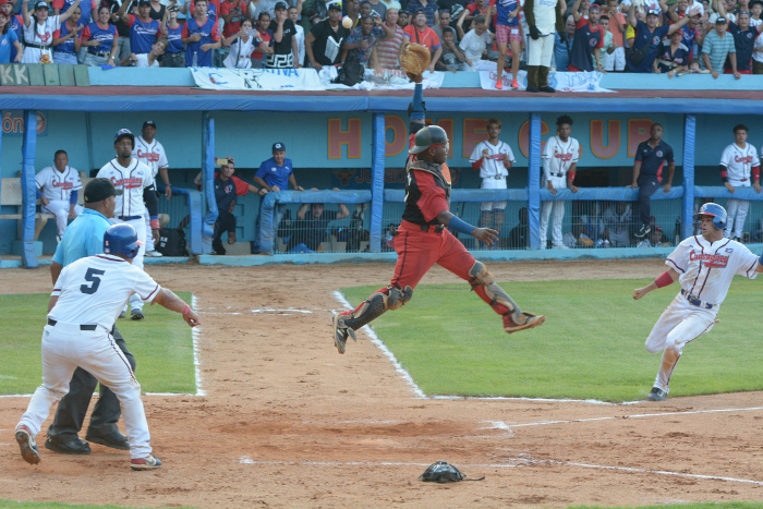 Revancha de Luis González pone delante a Camagüey