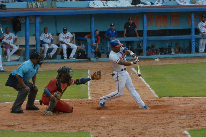 Pitcheo santiaguero pone contra la pared a los Toros